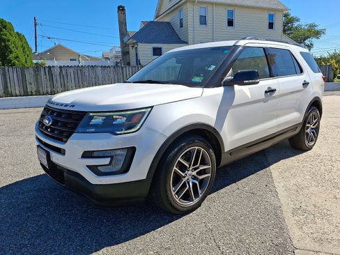Used 2016 Ford Explorer Sport w/ Equipment Group 401A image 3
