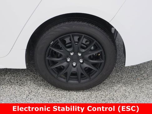 Used 2024 Toyota Corolla LE image 10