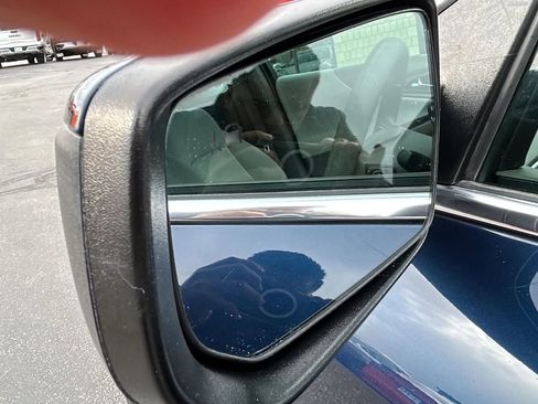 Used 2021 Chevrolet Malibu LT image 26