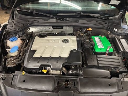 Used 2014 Volkswagen Beetle TDI FWD image 20