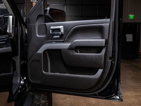 Used 2018 Chevrolet Silverado 1500 LT w/ Texas Edition image 34