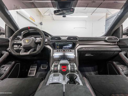 Used 2023 Lamborghini Urus Performante image 4