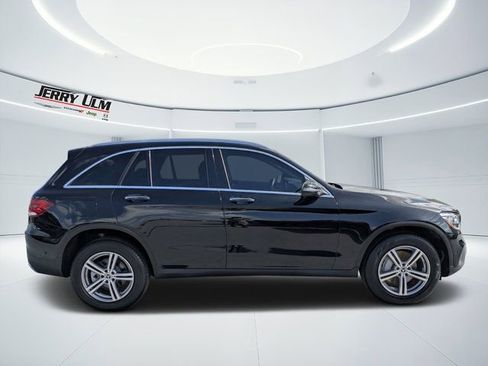 Used 2022 Mercedes-Benz GLC 300 4MATIC image 2