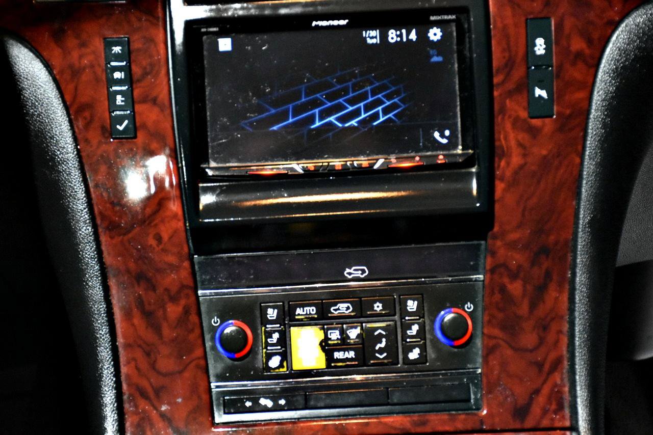 Used 2014 Cadillac Escalade Luxury RWD image 14