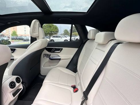 Used 2023 Mercedes-Benz GLC 300 4MATIC image 29