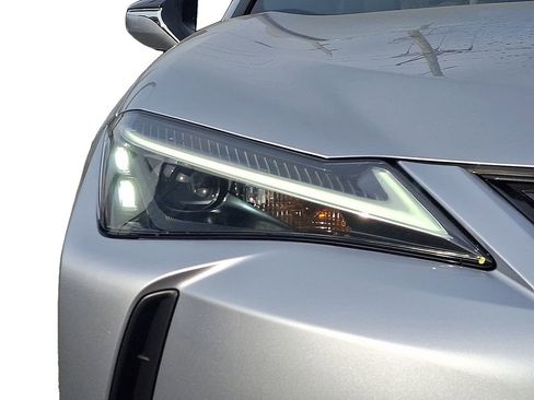 Used 2024 Lexus UX 250h AWD w/ Premium Package image 10