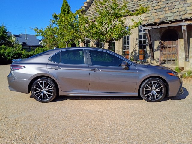 Used 2023 Toyota Camry SE w/ Convenience Package FWD image 12