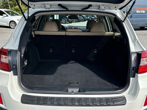 Used 2016 Subaru Outback 3.6R Limited image 12