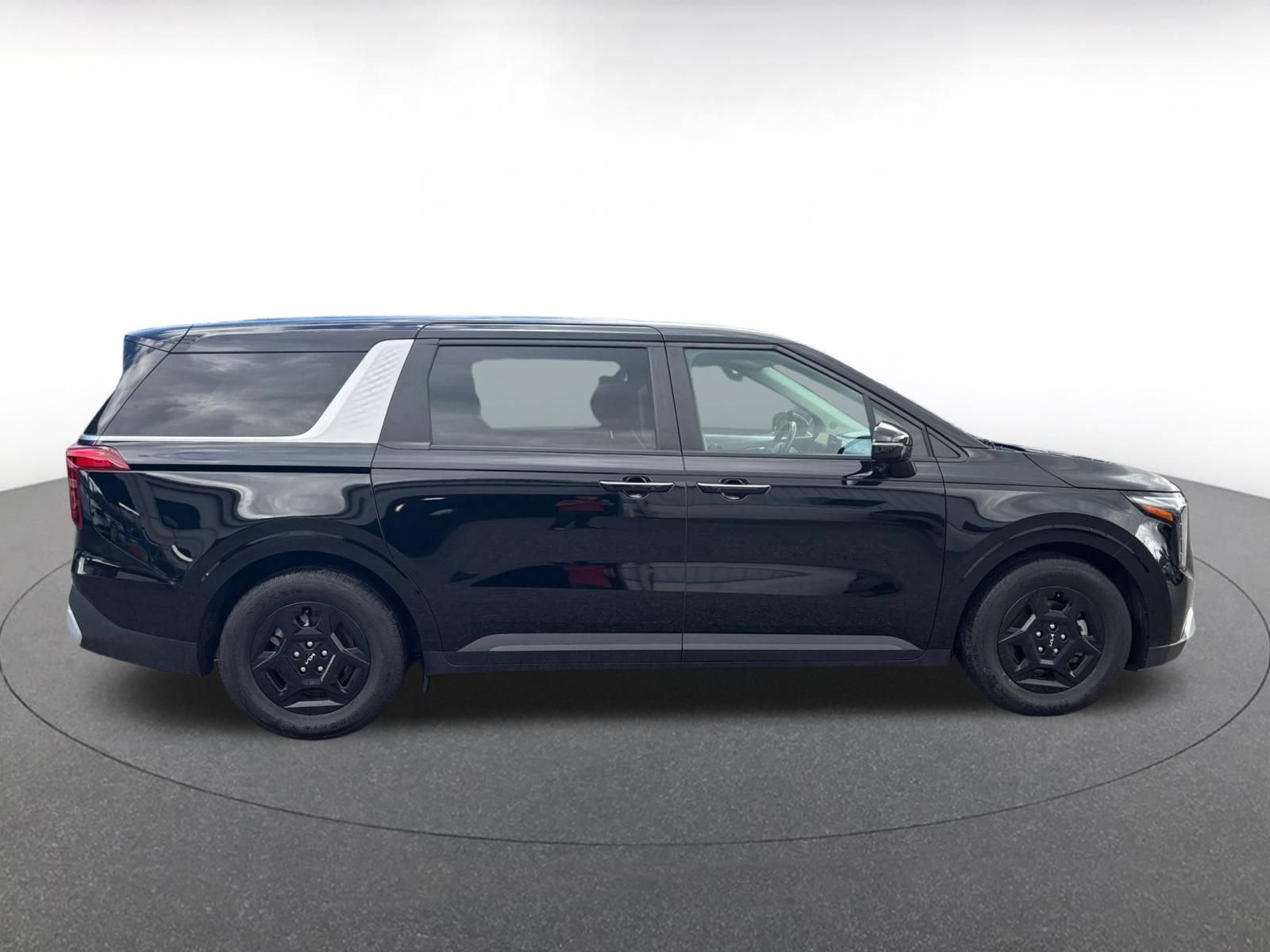 Used 2026 Kia Carnival FWD image 14