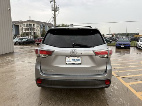 Used 2015 Toyota Highlander XLE AWD/4WD image 7