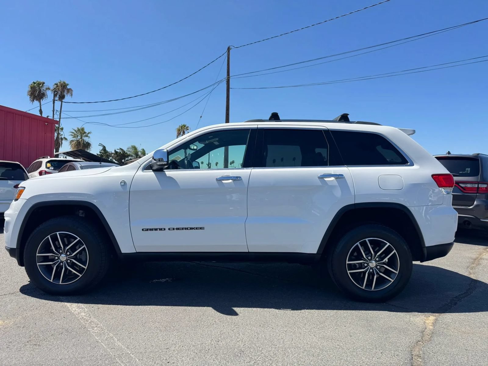 Used 2018 Jeep Grand Cherokee Limited AWD/4WD image 3