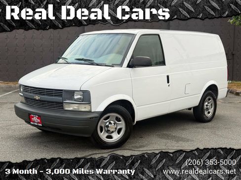 Used 2004 Chevrolet Astro RWD image 1