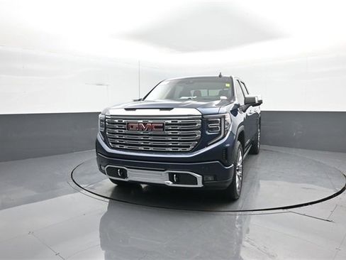 Used 2022 GMC Sierra 1500 Denali w/ Denali Reserve Package image 3