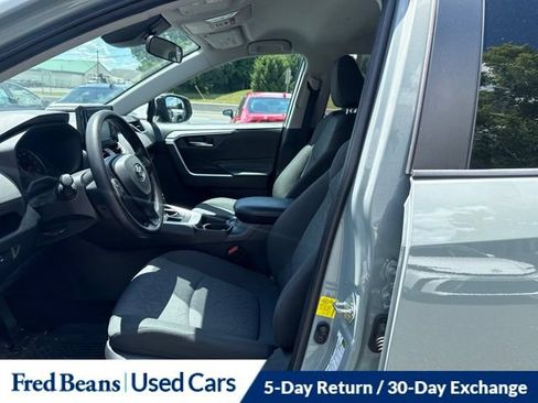 Used 2020 Toyota RAV4 XLE w/ All Weather Liner Package AWD/4WD image 25