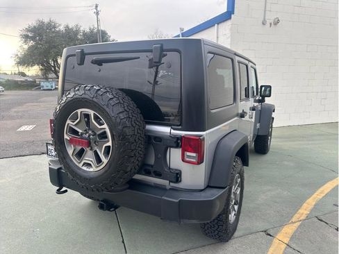 Used 2018 Jeep Wrangler Unlimited Rubicon w/ Connectivity Group image 9