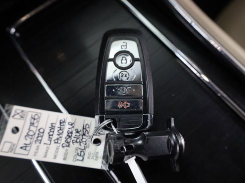 Used 2020 Lincoln Aviator Reserve image 33