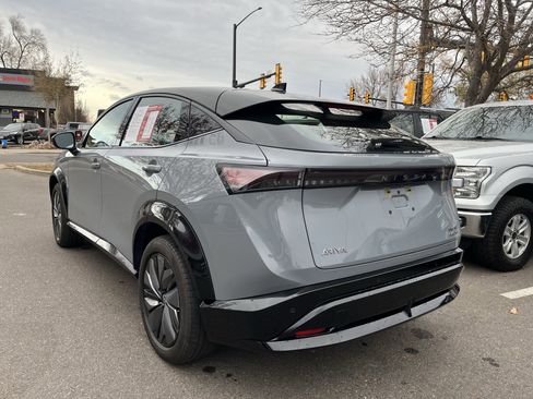 Used 2023 Nissan Ariya AWD image 6