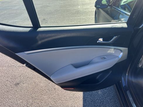 Used 2023 Genesis G70 2.0T image 28