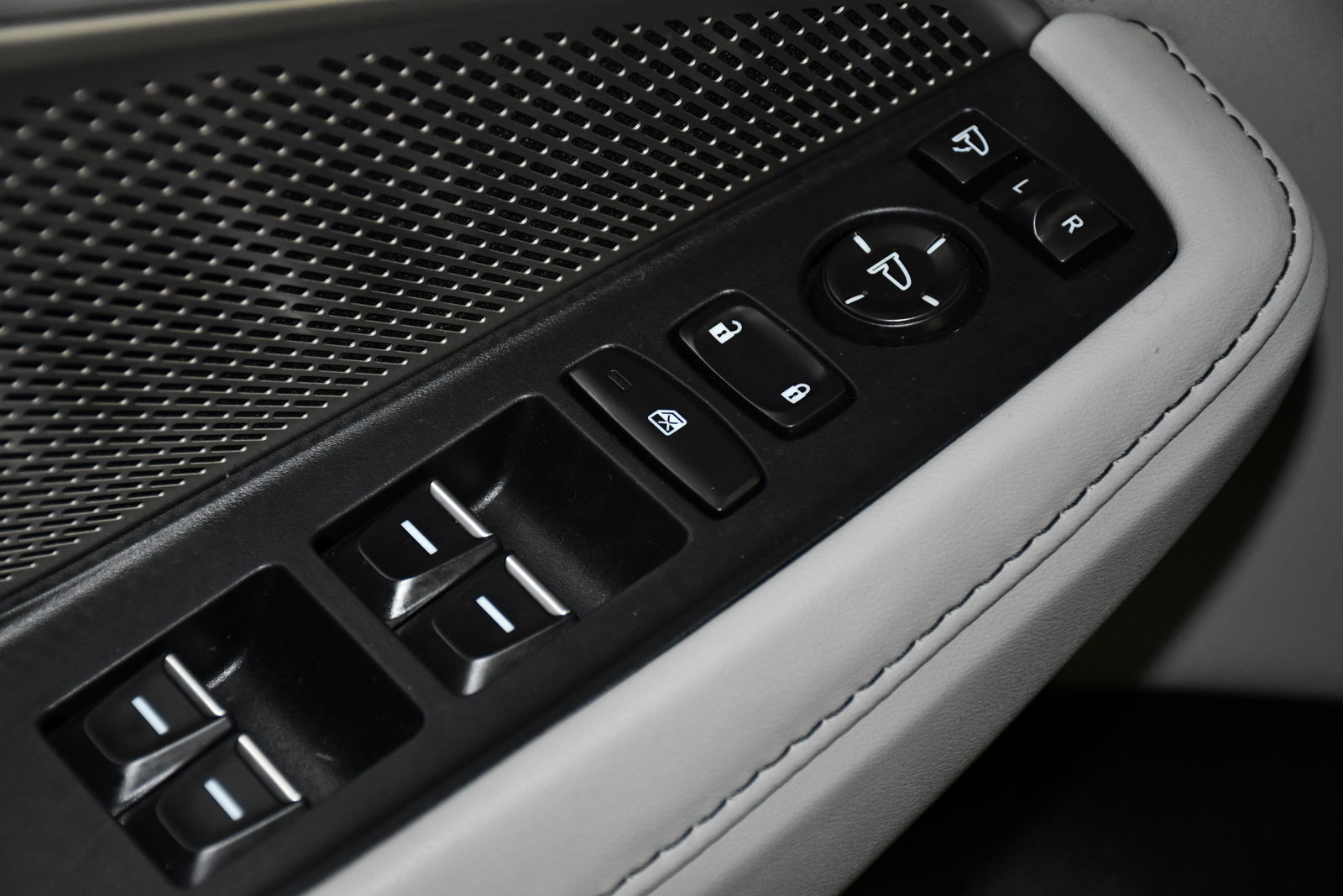 Used 2024 Acura MDX w/ Technology Package AWD/4WD image 33