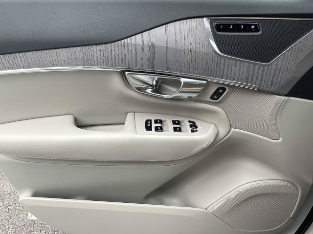 Certified 2024 Volvo XC90 B5 Plus AWD/4WD image 23