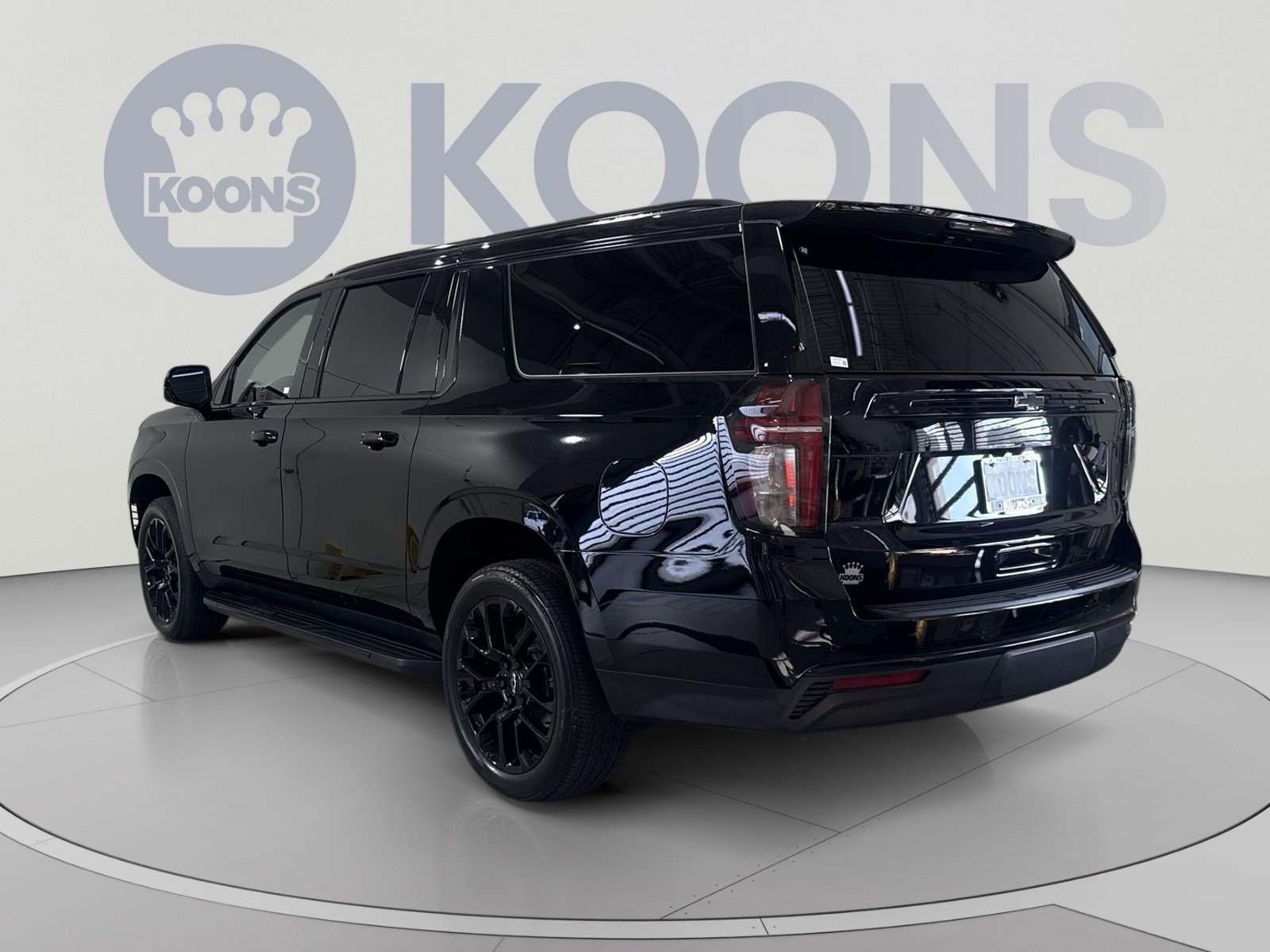 Used 2024 Chevrolet Suburban LT w/ Luxury Package AWD/4WD image 8