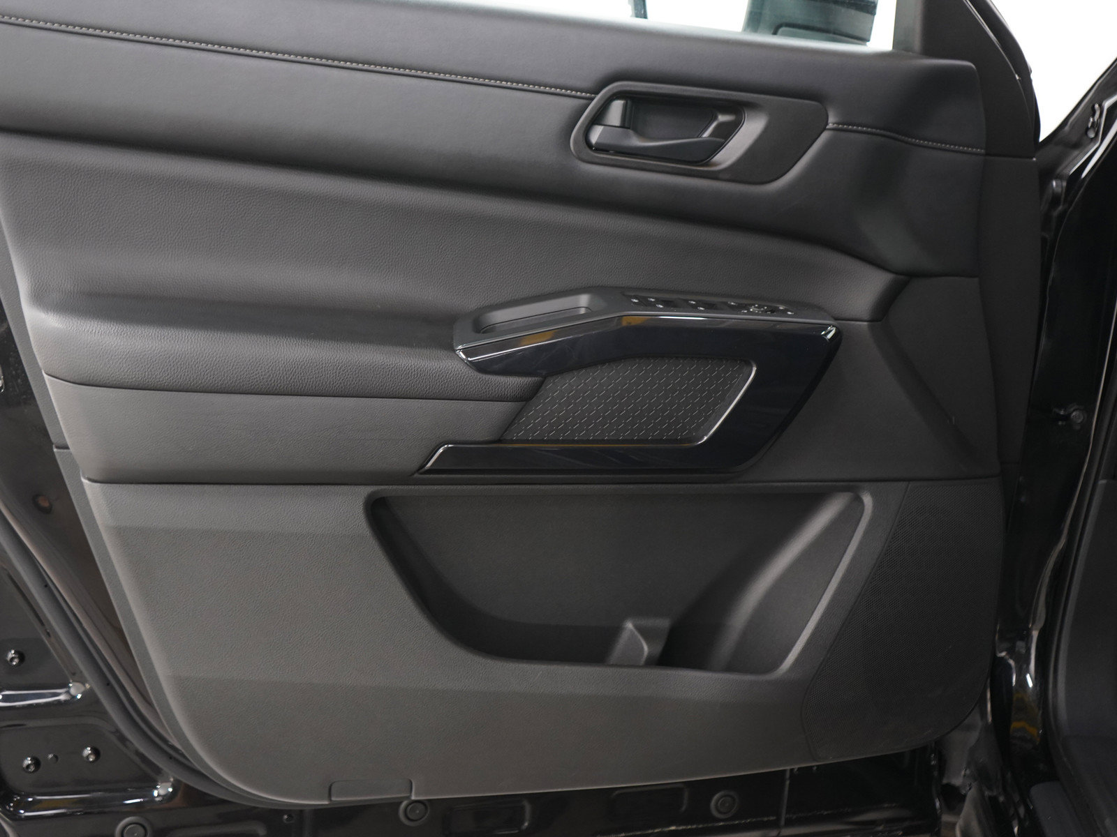 Used 2023 Nissan Pathfinder SV AWD/4WD image 19