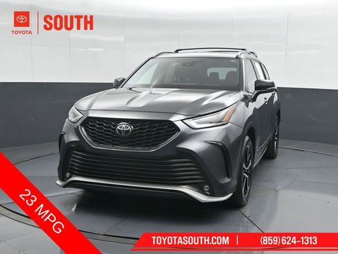 Used 2021 Toyota Highlander XSE AWD/4WD image 6