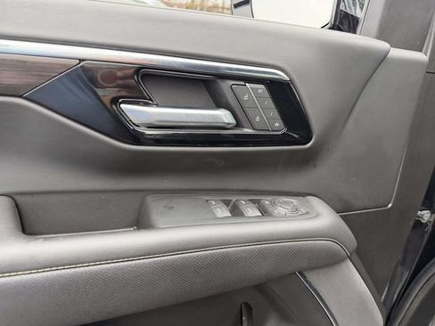 Certified 2025 Chevrolet Tahoe Premier AWD/4WD image 18