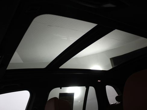 Used 2025 BMW X5 xDrive40i w/ Executive Package image 14