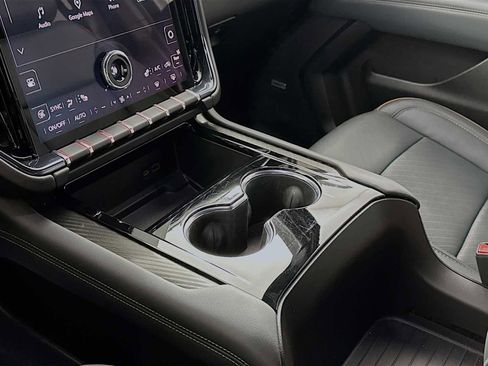 Used 2025 GMC Yukon XL AT4 w/ AT4 Premium Package image 16