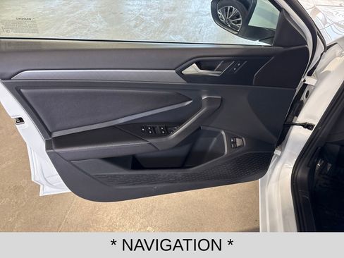 Used 2023 Volkswagen Jetta SE w/ Panoramic Sunroof Package image 10