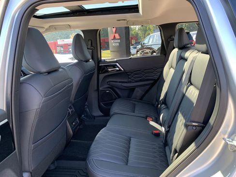 New 2025 Mitsubishi Outlander SEL image 22