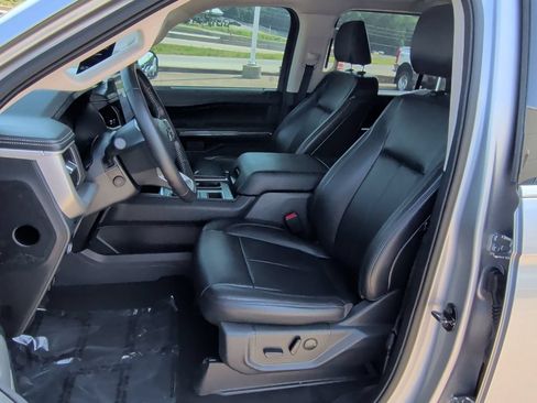 Certified 2024 Ford Expedition XLT RWD image 9