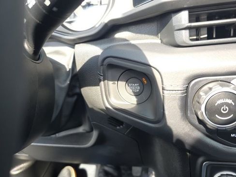 Used 2025 Jeep Wrangler Unlimited Sahara w/ Safety Group image 32