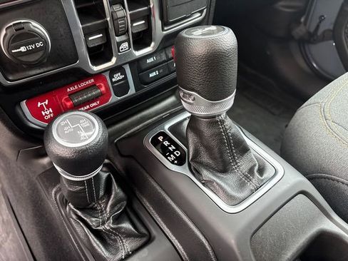 Used 2025 Jeep Wrangler Unlimited Sport S 4xe AWD/4WD image 28