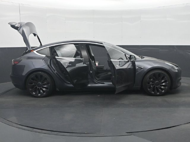 Used 2018 Tesla Model 3 Long Range RWD image 40