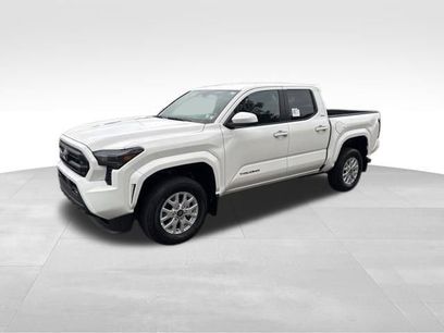 New 2025 Toyota Tacoma SR5