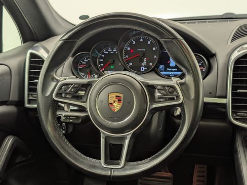 Used 2018 Porsche Cayenne AWD image 17