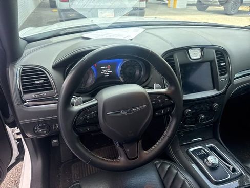 Used 2023 Chrysler 300 C RWD image 21