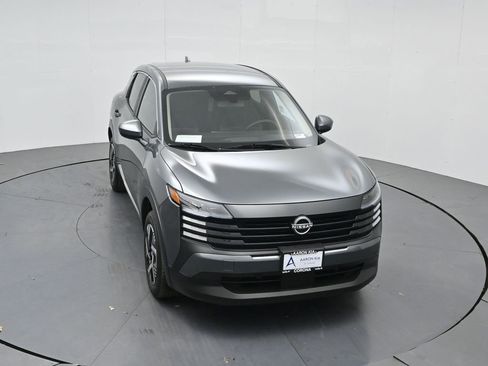 Used 2025 Nissan Kicks SV image 27