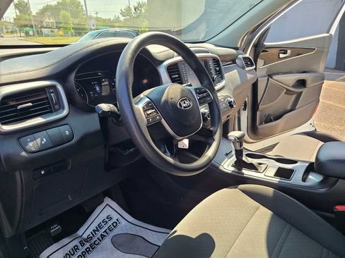 Used 2020 Kia Sorento LX AWD/4WD image 14