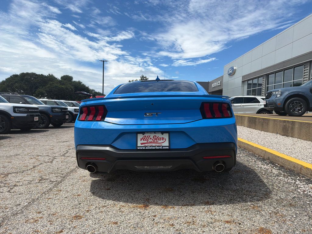 Used 2025 Ford Mustang GT Premium RWD image 6