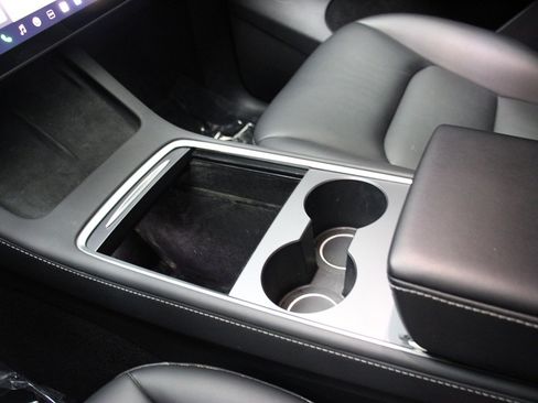 Used 2023 Tesla Model Y Long Range image 47