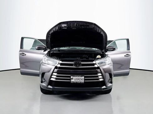 Used 2019 Toyota Highlander XLE AWD/4WD image 20