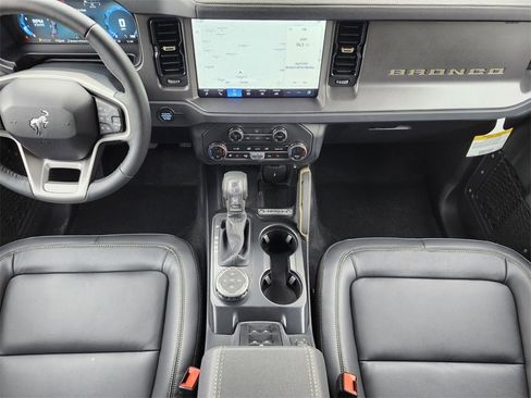 New 2025 Ford Bronco Badlands image 14