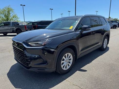 Used 2024 Toyota Grand Highlander AWD image 4