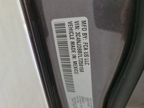 Used 2020 Jeep Compass Latitude AWD/4WD image 27