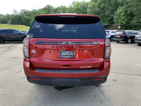 Used 2024 Chevrolet Suburban RST w/ Luxury Package RWD image 13