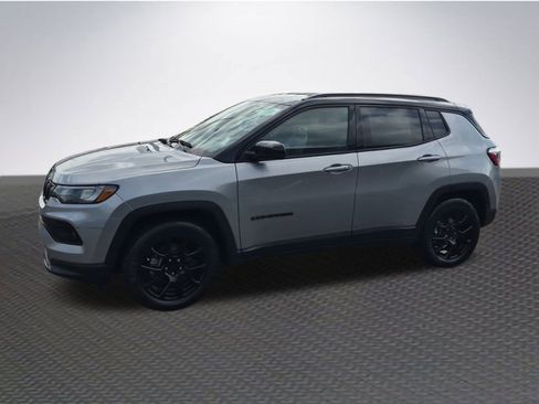 Used 2022 Jeep Compass Altitude image 2