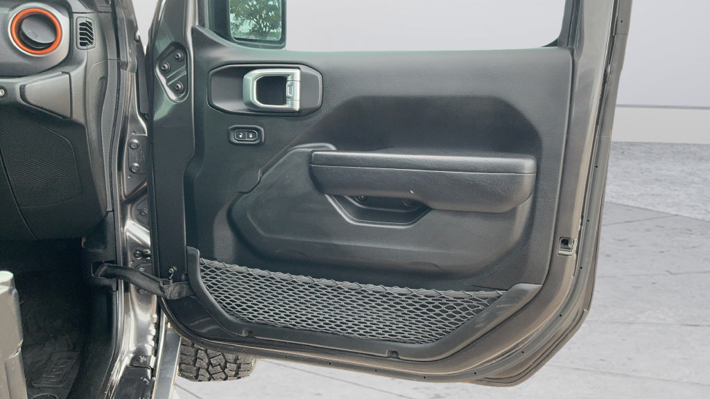 Certified 2022 Jeep Gladiator Mojave w/ Cold Weather Group AWD/4WD image 22